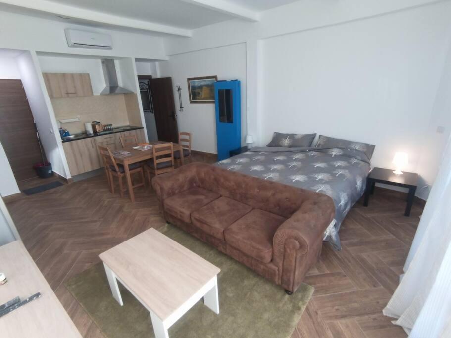 Mini Loft Apartment เบเซร์ริล เด ลา เซียรา ภายนอก รูปภาพ